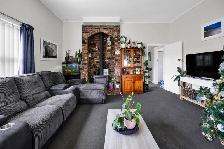 Photo of property in 22 Mahoe Street, Inglewood, 4330