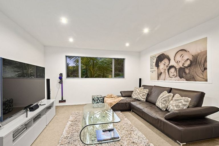 Photo of property in 66 Tiriwa Drive, Massey, Auckland, 0614