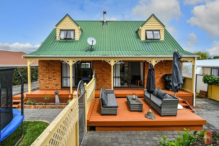 Photo of property in 14 Hadley Wood Drive, Wattle Downs, Auckland, 2103