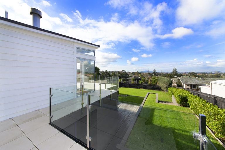 Photo of property in 151 Birkenhead Avenue, Birkenhead, Auckland, 0626