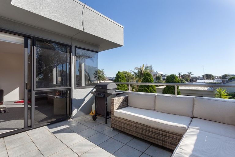 Photo of property in 325c Oceanbeach Road, Mount Maunganui, 3116