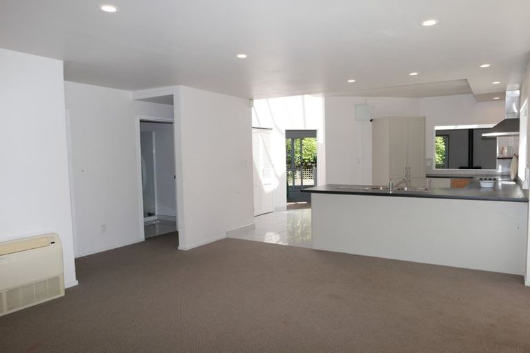Photo of property in 45 Greenaway Road, Waikanae, 5036