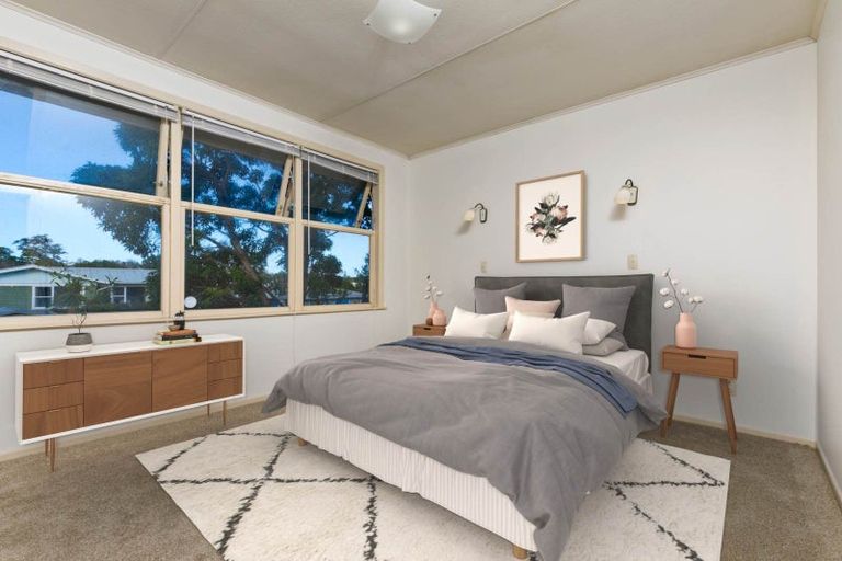 Photo of property in 1 Segedin Place, Glenfield, Auckland, 0629