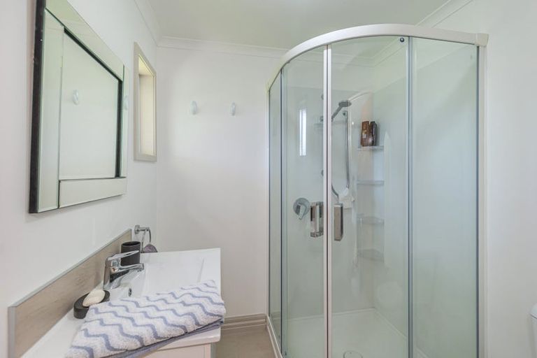 Photo of property in 15 Okarito Avenue, Levin, 5510