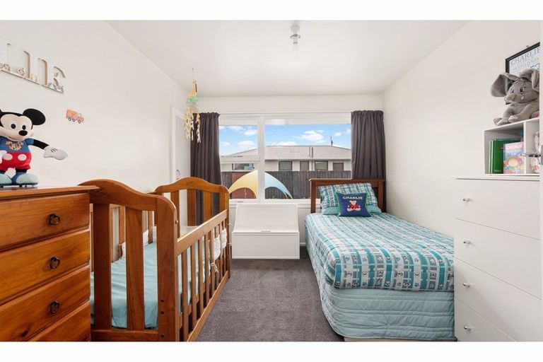Photo of property in 19 Kathleen Crescent, Hornby, Christchurch, 8042