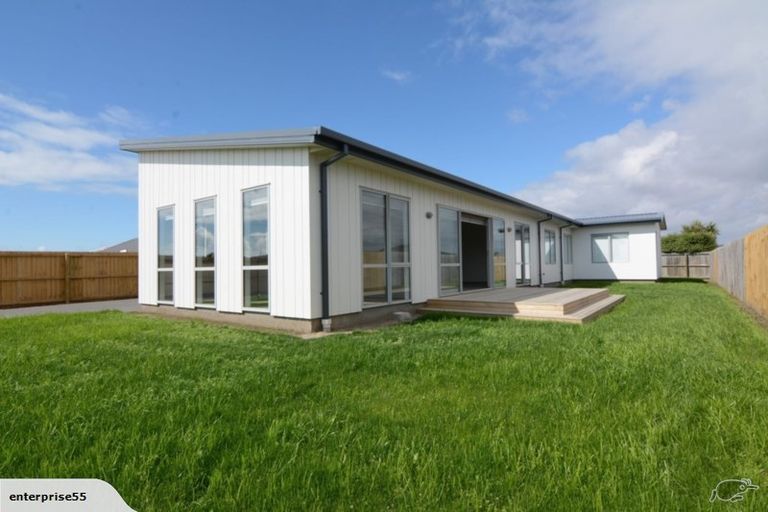 Photo of property in 32 Kingsbridge West, Burwood, Christchurch, 8083