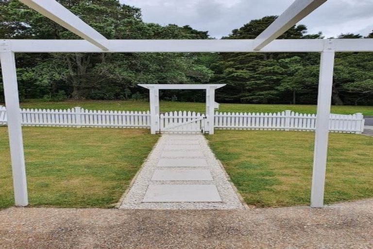 Photo of property in 32 Scenic Drive, Hillpark, Auckland, 2102