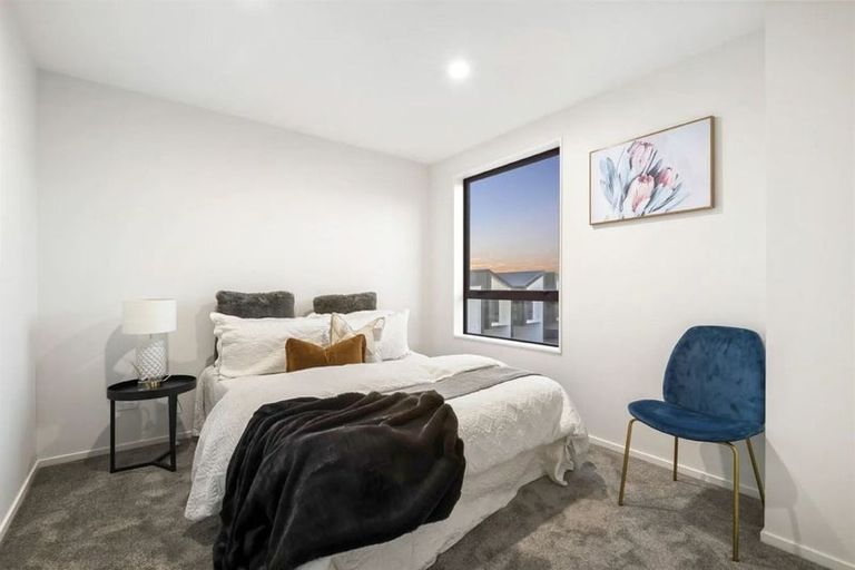 Photo of property in 5/32a Westgate Drive, Massey, Auckland, 0614