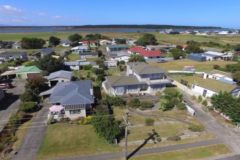 Photo of property in 36 Seabury Avenue, Foxton Beach, Foxton, 4815
