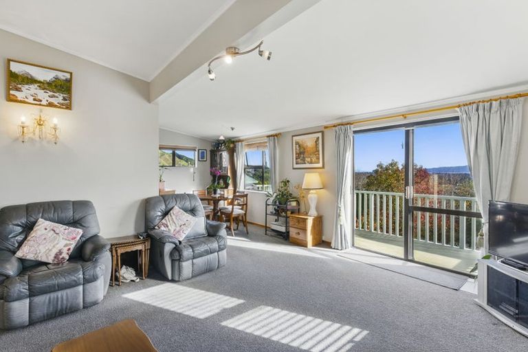 Photo of property in 47 Kakariki Grove, Waikanae, 5036