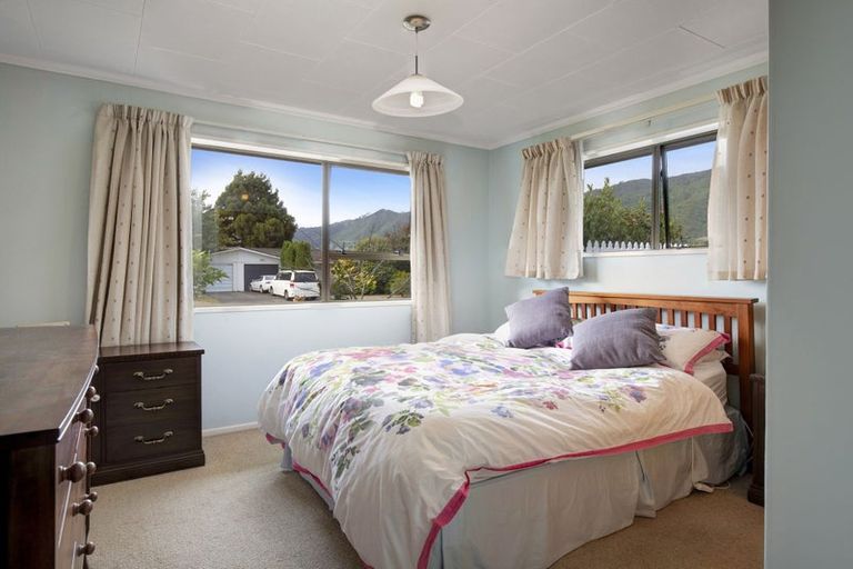 Photo of property in 40 Kapanui Road, Waikanae, 5036