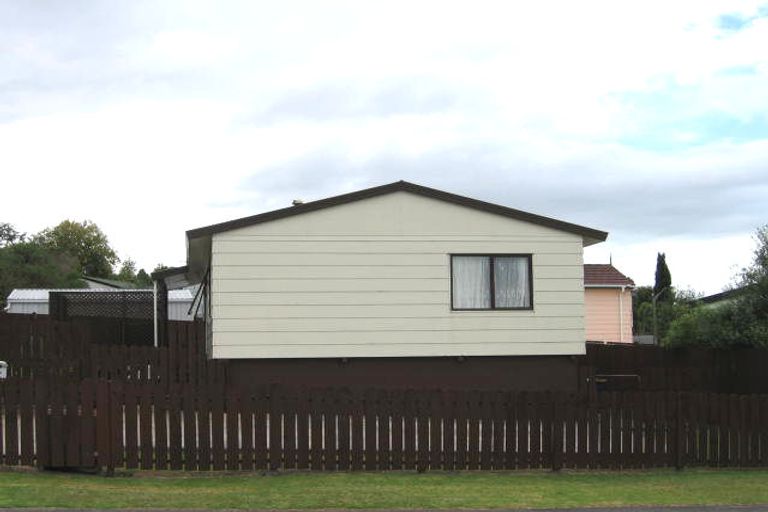 Photo of property in 20 Addison Drive, Glendene, Auckland, 0602