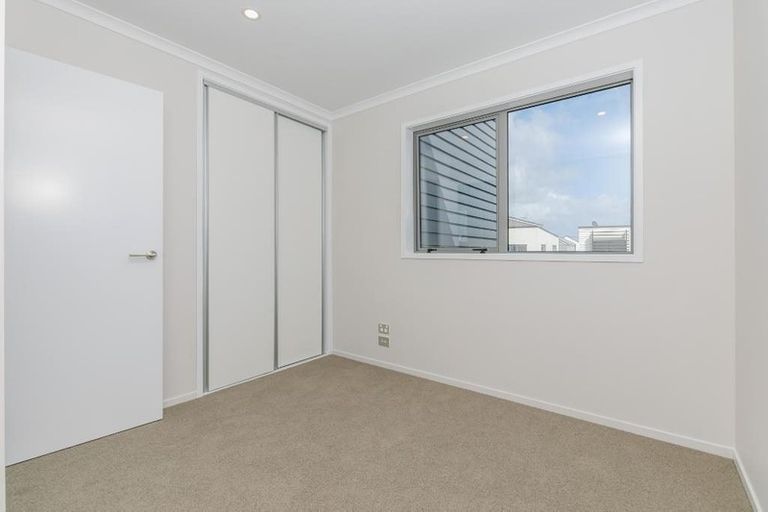 Photo of property in 5 Tuatua Road, Hobsonville, Auckland, 0616