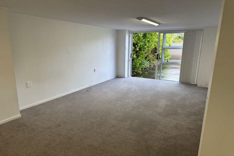 Photo of property in 32 Chartwell Avenue, Glenfield, Auckland, 0629