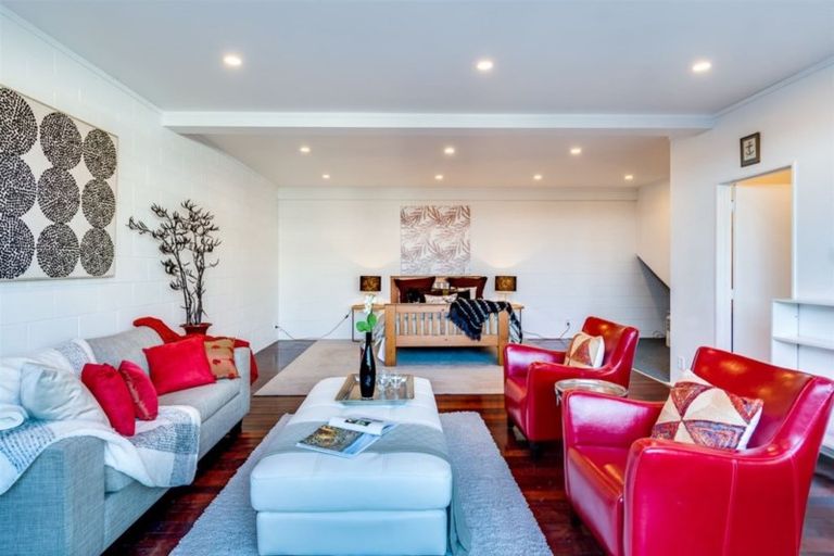 Photo of property in 29 Enfield Road, Hospital Hill, Napier, 4110