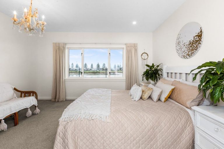 Photo of property in 32 Kaituna Place, Te Awa, Napier, 4110