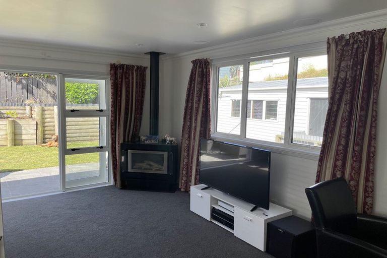 Photo of property in 33 Dominion Park Street, Johnsonville, Wellington, 6037