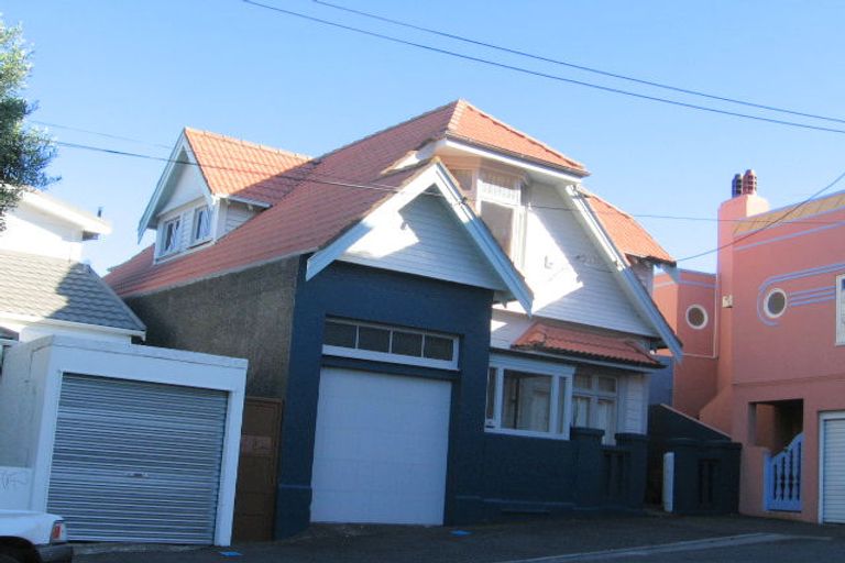 Photo of property in 67 Roxburgh Street, Mount Victoria, Wellington, 6011