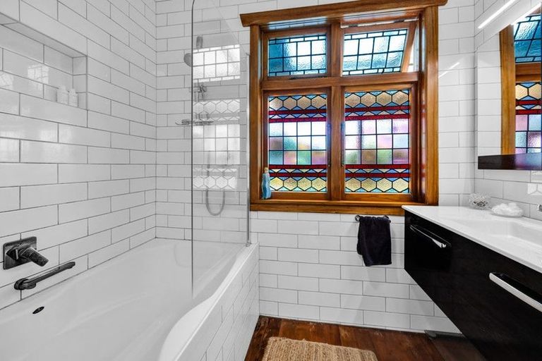 Photo of property in 58 Govett Avenue, Frankleigh Park, New Plymouth, 4310