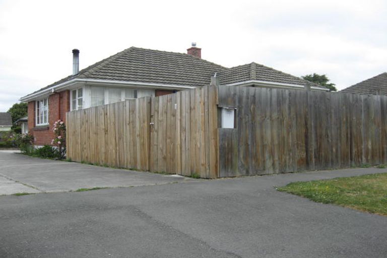 Photo of property in 32 Suva Street, Upper Riccarton, Christchurch, 8041