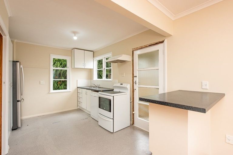 Photo of property in 17 Highbury Road, Highbury, Wellington, 6012