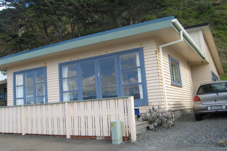 Photo of property in 162 Breaker Bay Road, Breaker Bay, Wellington, 6022
