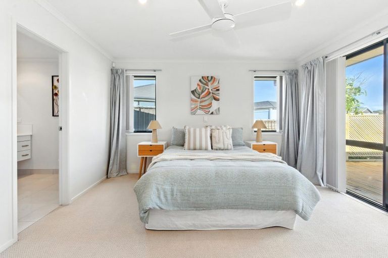 Photo of property in 24 Kowi Lakes Drive, One Tree Point, 0118