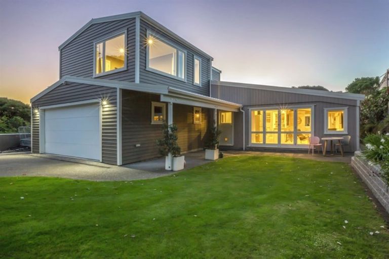 Photo of property in 9 Pukerua Beach Road, Pukerua Bay, 5026