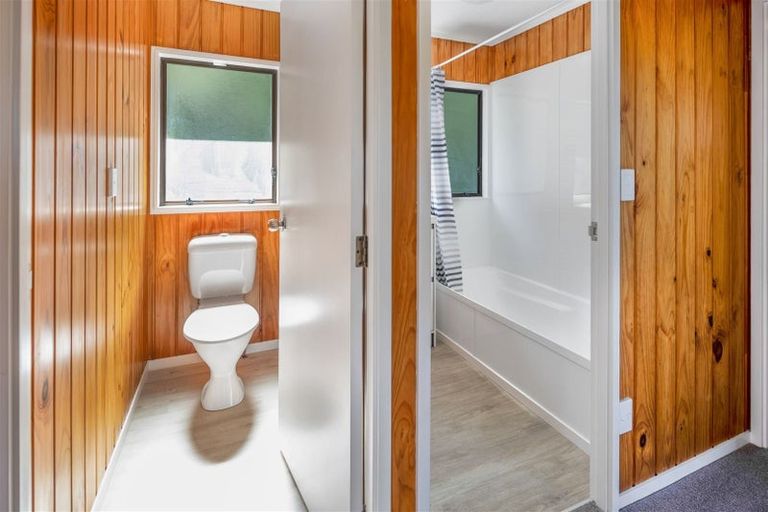 Photo of property in 42b Glanmire Road, Newlands, Wellington, 6037