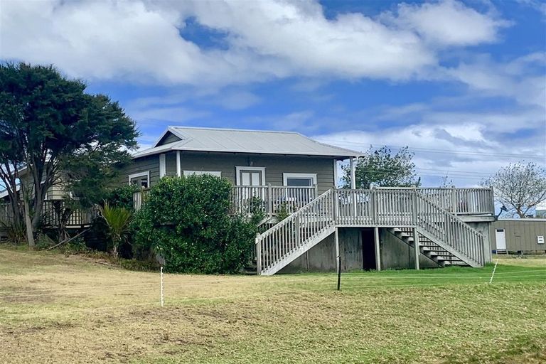 Photo of property in 225 Turkey Flat Road, Te Kopuru, 0391