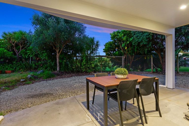 Photo of property in 155 Field Way, Waikanae Beach, Waikanae, 5036