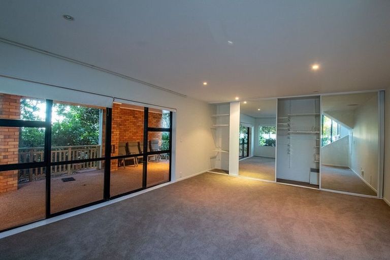Photo of property in 11 Gray Crescent, Torbay, Auckland, 0630