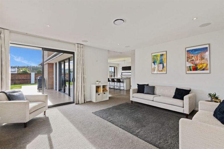 Photo of property in 98 Broadhaven Avenue, Parklands, Christchurch, 8083