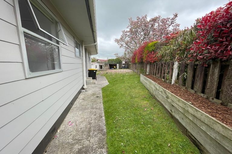Photo of property in 1 Oxford Street, Tirau, 3410