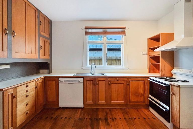 Photo of property in 2 Meadowville Avenue, Spreydon, Christchurch, 8024