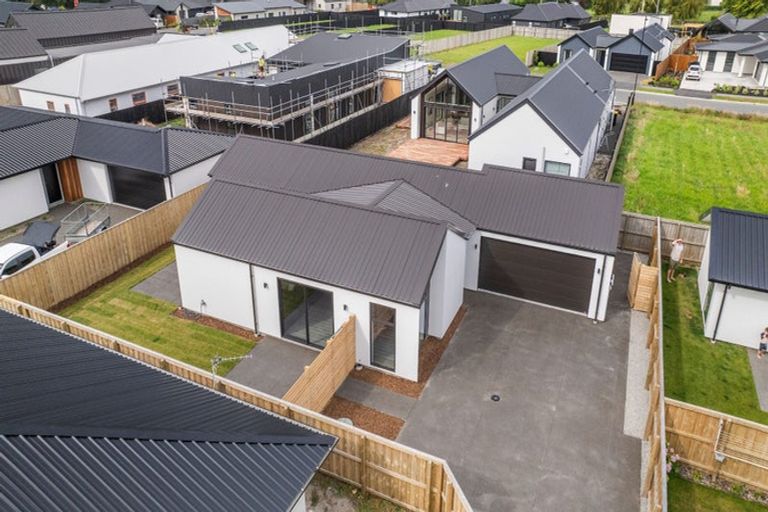 Photo of property in 10 Eccles Place, Halswell, Christchurch, 8025