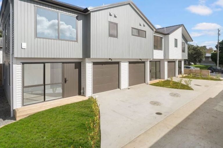 Photo of property in 1/149 Tirimoana Road, Te Atatu South, Auckland, 0602