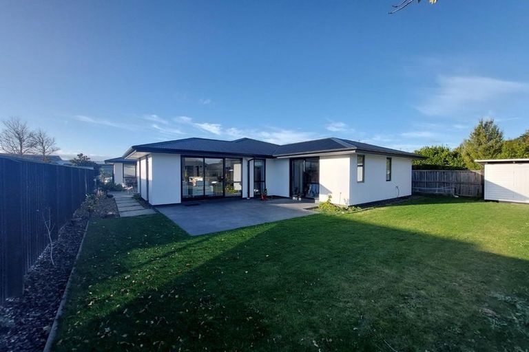 Photo of property in 15 Country Palms Drive, Halswell, Christchurch, 8025