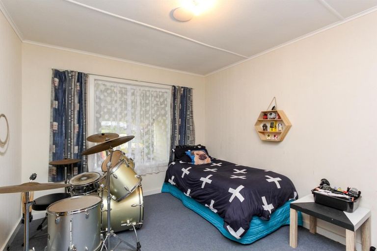 Photo of property in 126 Omata Road, Marfell, New Plymouth, 4310