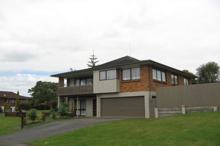Photo of property in 2 Jessika Place, Conifer Grove, Takanini, 2112
