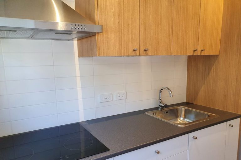 Photo of property in 1/46 Randwick Road, Northland, Wellington, 6012