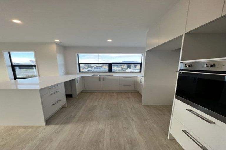 Photo of property in 58 Whitburn Avenue, Halswell, Christchurch, 8025