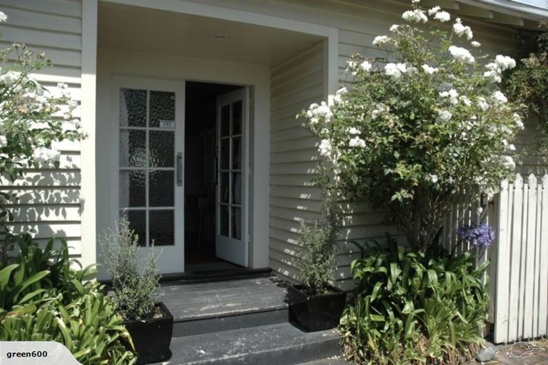 Photo of property in 53 Dover Street, St Albans, Christchurch, 8014