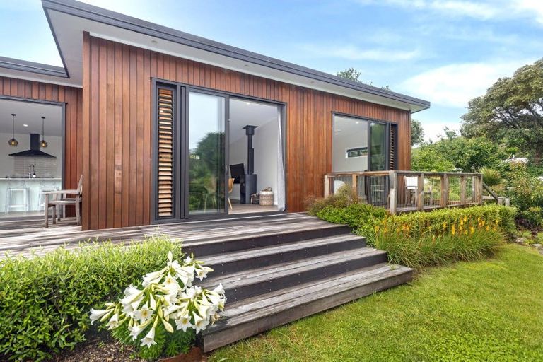 Photo of property in 14 Lysnar Street, Okitu, Gisborne, 4010