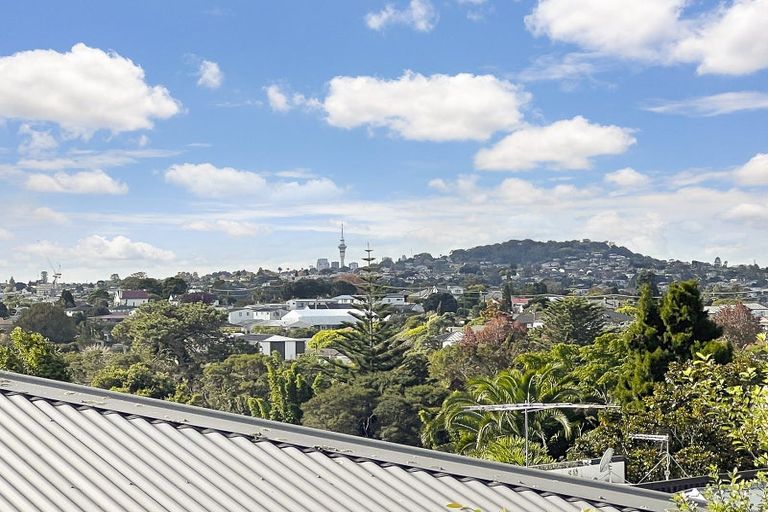Photo of property in 32 Mason Street, New Lynn, Auckland, 0600