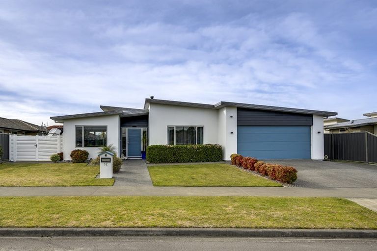 Photo of property in 52 Orotu Drive, Poraiti, Napier, 4112
