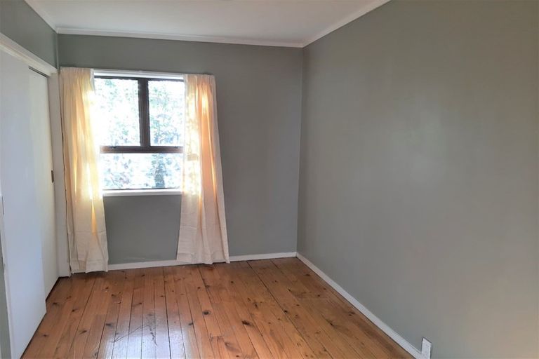 Photo of property in 41 Awaroa Road, Sunnyvale, Auckland, 0612