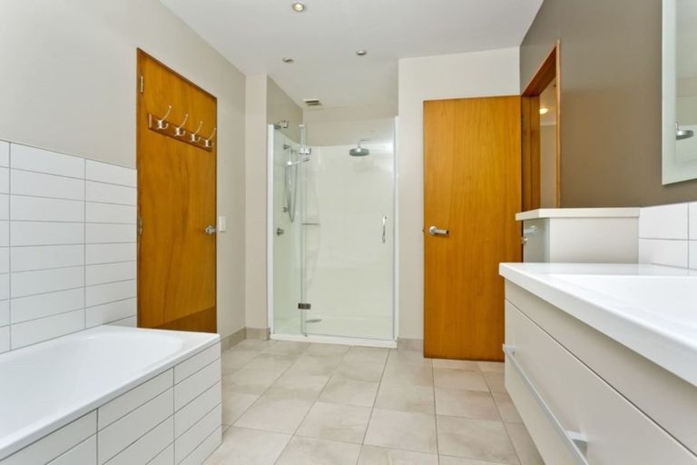 Photo of property in 6 Chedworth Drive, Glenfield, Auckland, 0629