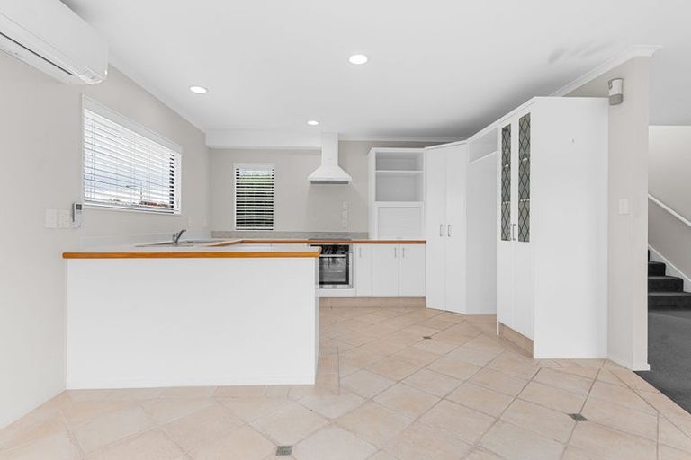 Photo of property in 35 Keswick Crescent, Huntington, Hamilton, 3210