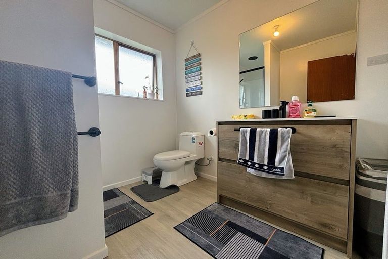 Photo of property in 1/13 Royal Arch Place, Rosehill, Papakura, 2113